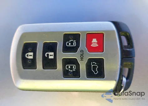 2018 Toyota Sienna Xle Premium 8 Passenger z USA, uszkodzony, nr VIN 5TDYZ3DC7JS935819